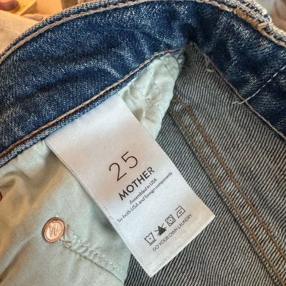 Mother Denim ( High waisted Rider Ankle) 

Color- Running with Scissors - Picture 3 of 6